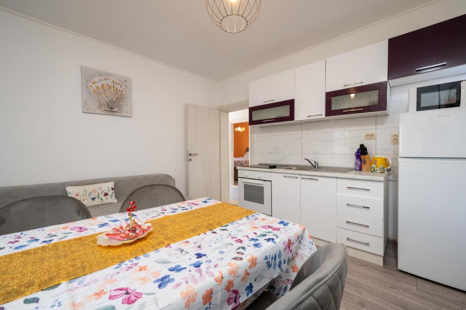 Apartments Lucija Trogir Exterior photo