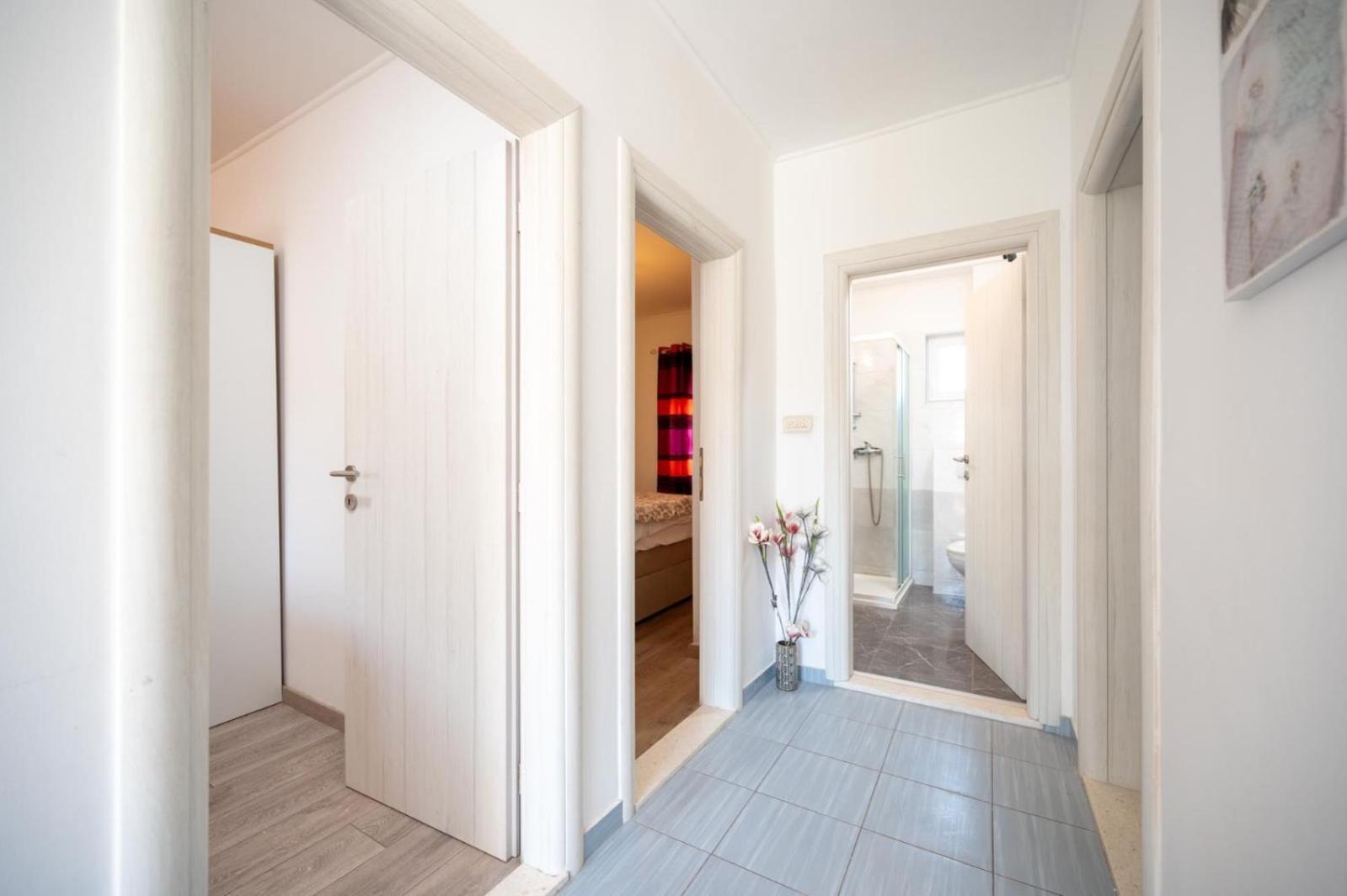Apartments Lucija Trogir Exterior photo