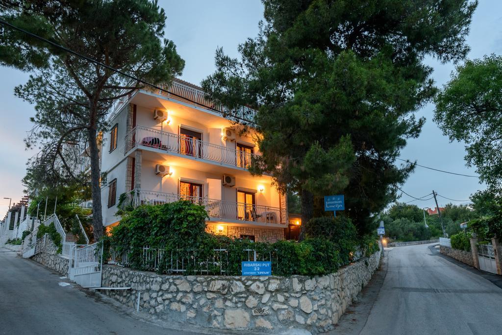 Apartments Lucija Trogir Exterior photo